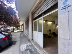 Locale commerciale in vendita zona Portuense