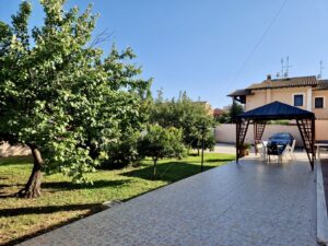 Villa in Vendita ad Ostia Antica